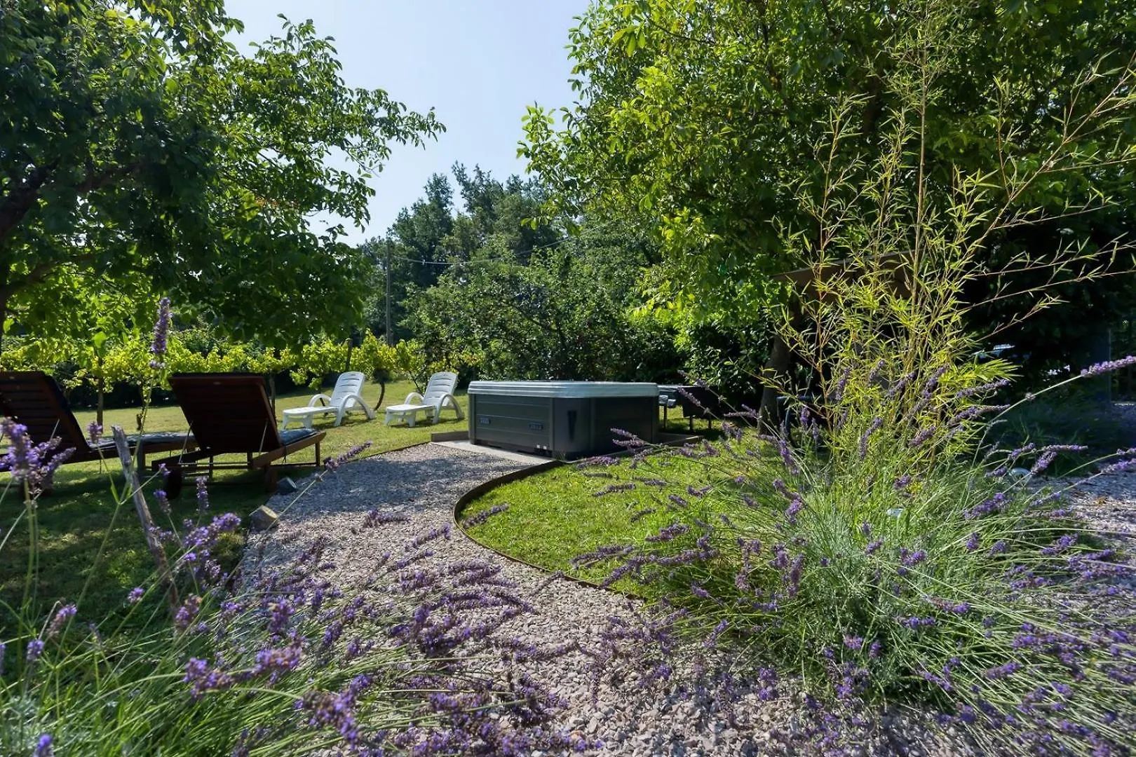 Lovely Cottage With Jacuzzi Veligolji Hébergement de vacances