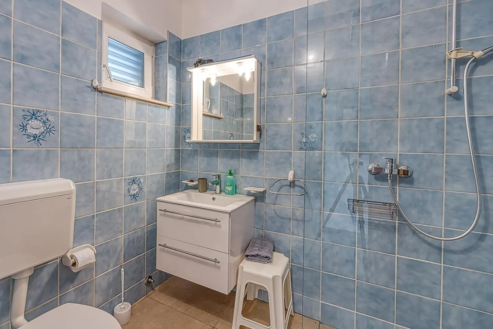 Lovely Cottage With Jacuzzi Veligolji