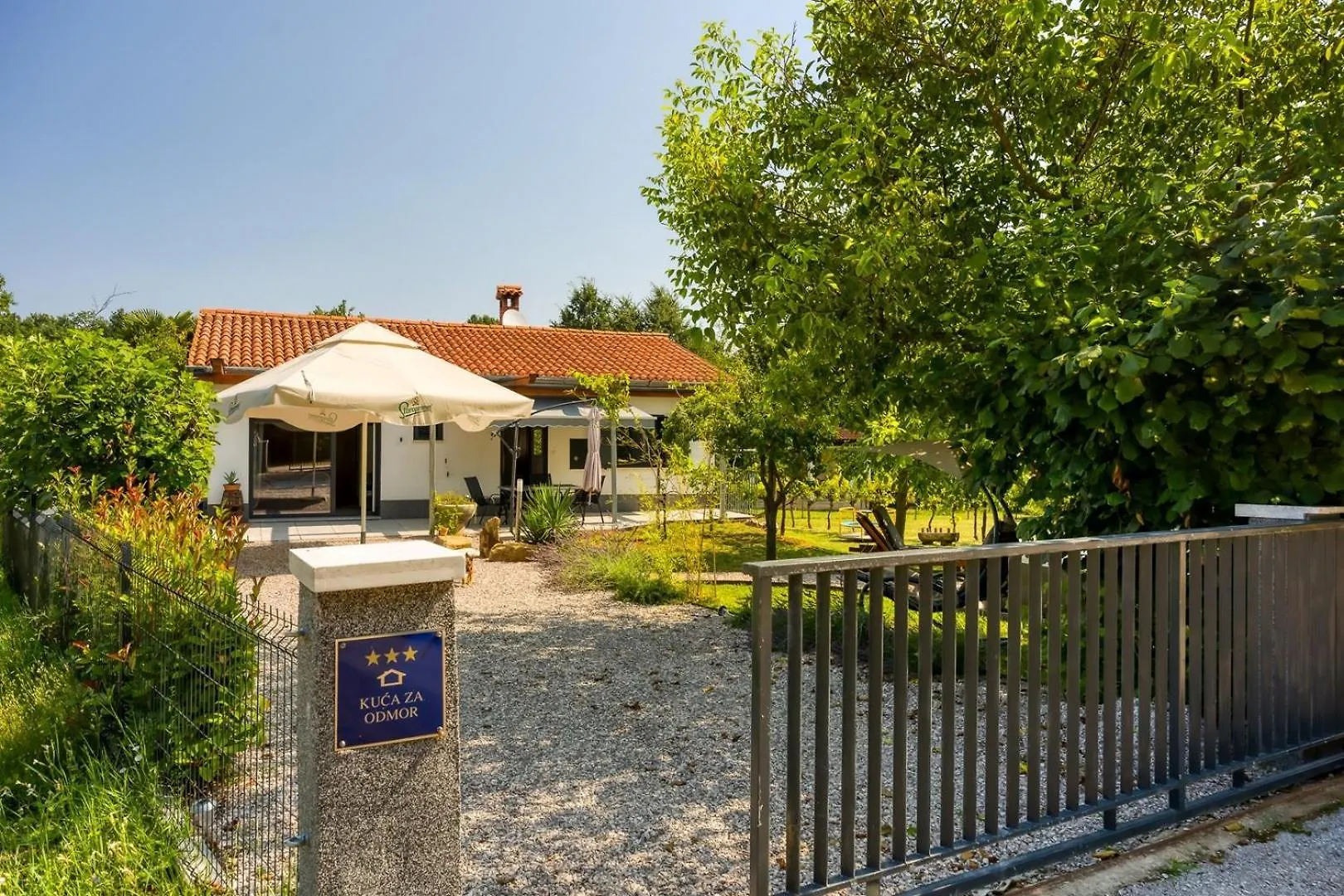 Lovely Cottage With Jacuzzi Veligolji Hébergement de vacances